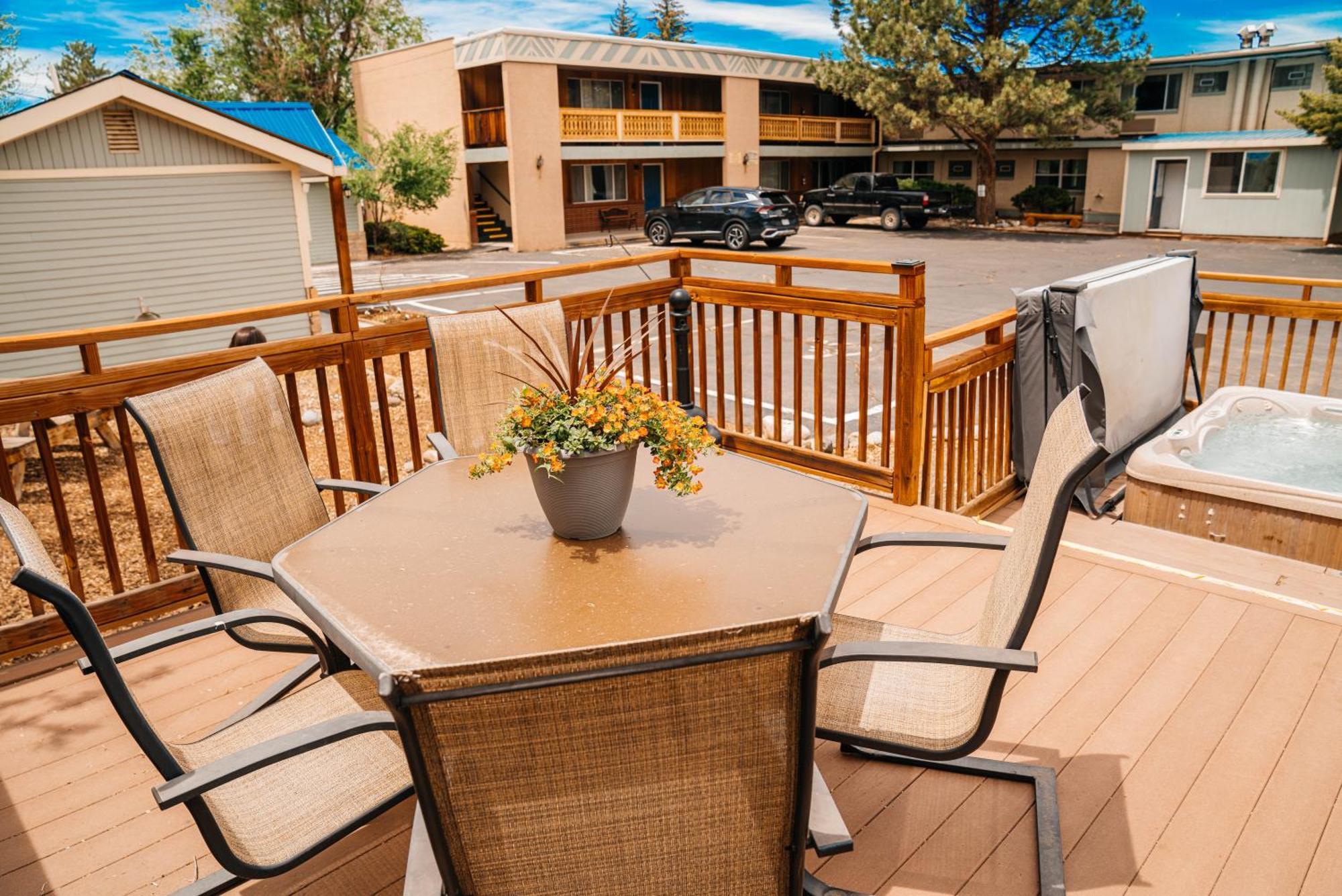 Salida Inn & Monarch Suites Buitenkant foto