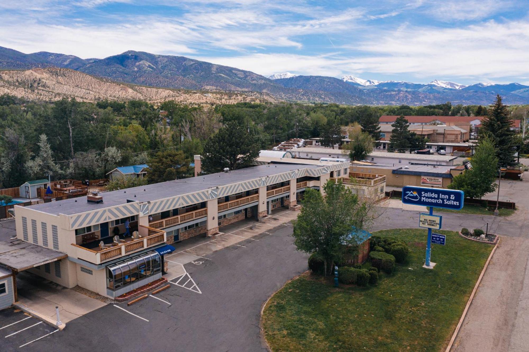 Salida Inn & Monarch Suites Buitenkant foto