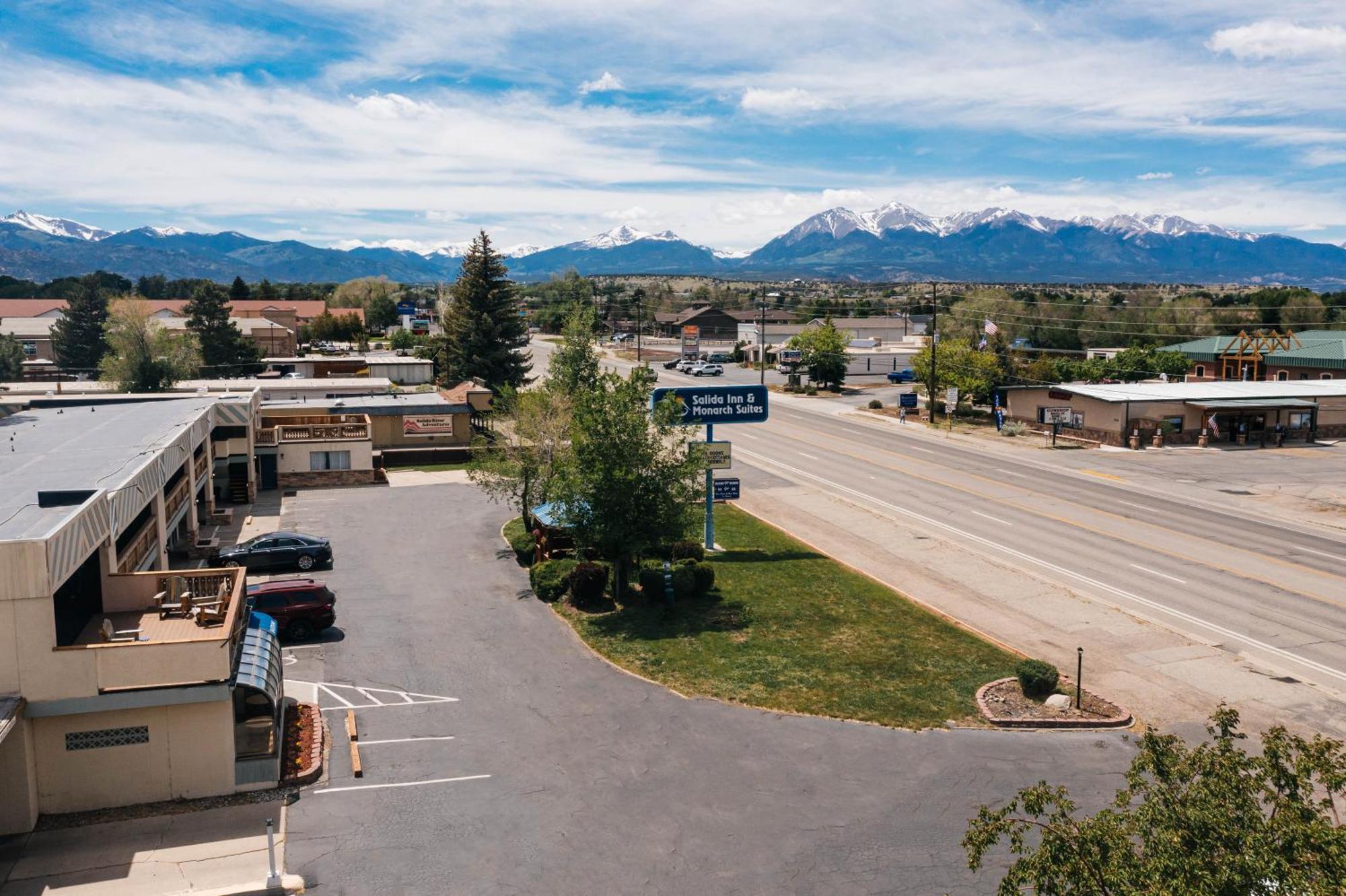 Salida Inn & Monarch Suites Buitenkant foto